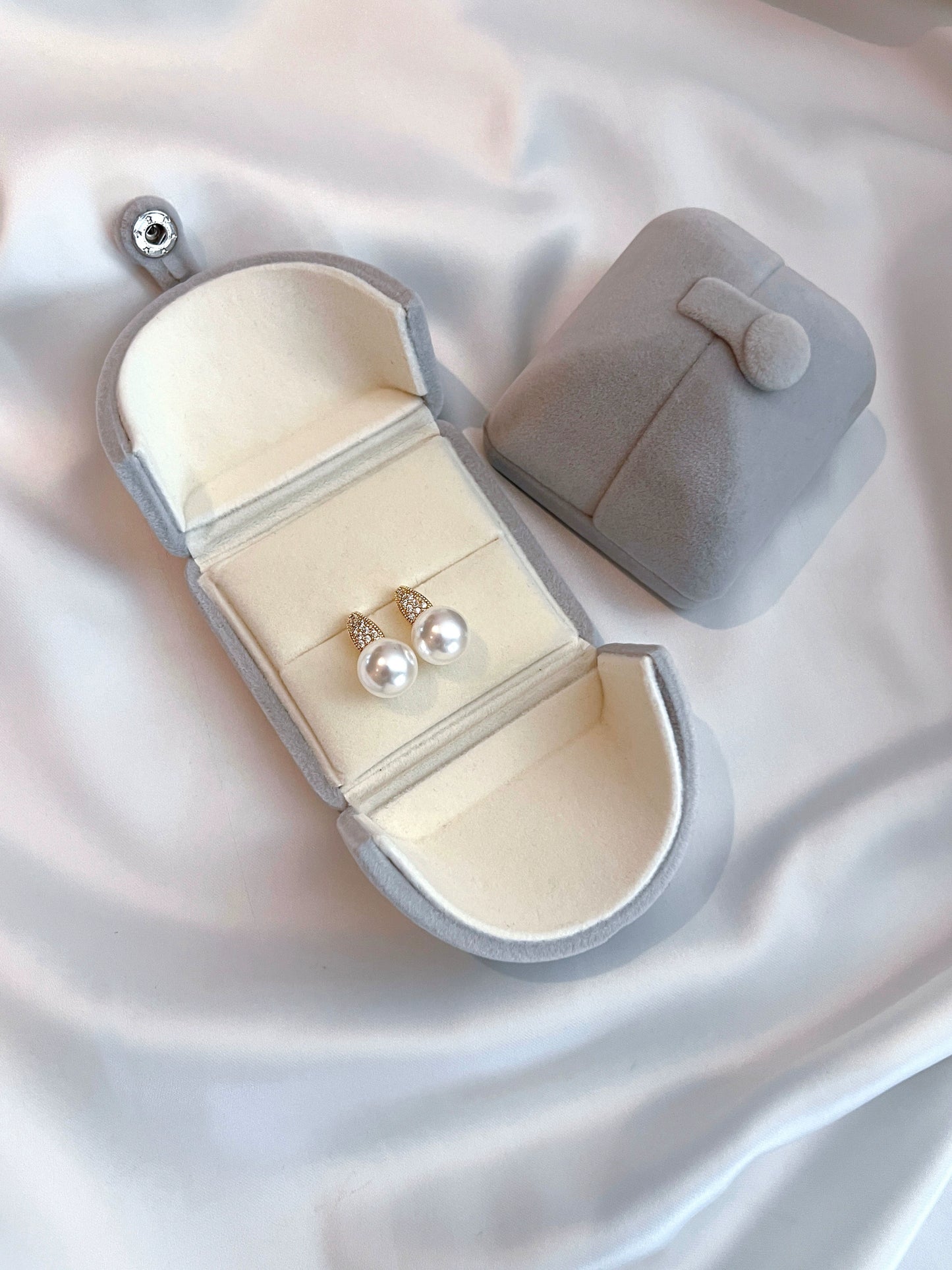 French Super Flash Australian White Pearl Stud Earrings | 12mm Retro Design | Explosive 2025 Trend | Diamond & Gold Light Luxury | Square/Round Face Fit