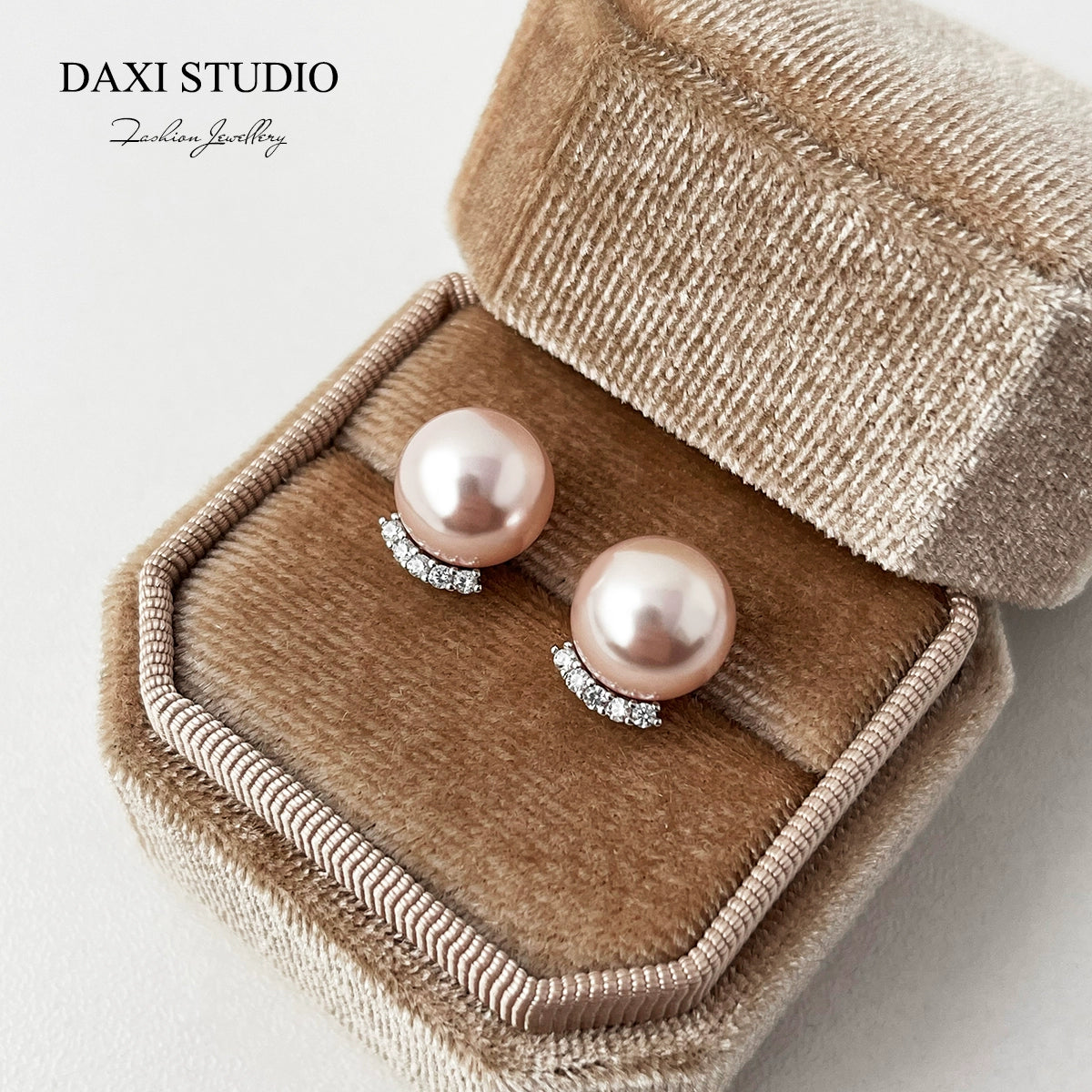 Simple Temperament Eyelash Pearl Stud Earrings | Milk White Pearl | Niche High-End Design | S925 Sterling Silver Earrings for Women
