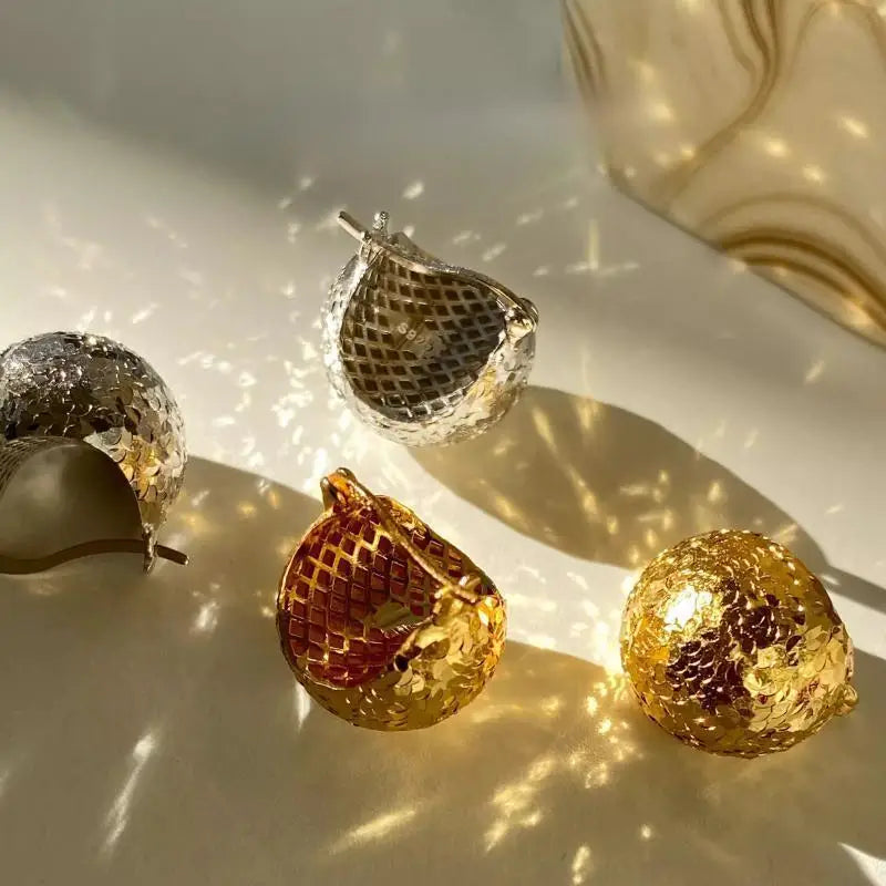 Shiny earrings, gold, silver, round ball, sterling silver, super shiny pine cone round, ear clasp earrings, suitable for parties