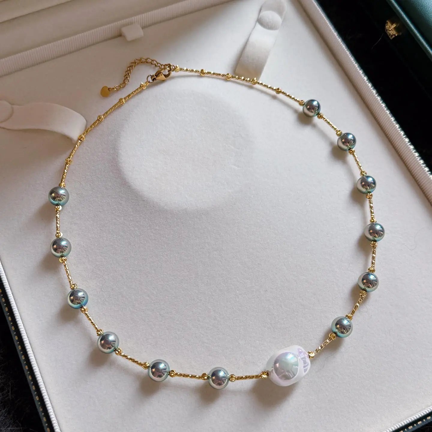 Gypsophila pearl necklace, irregular baroque shell pearls, luxurious feel