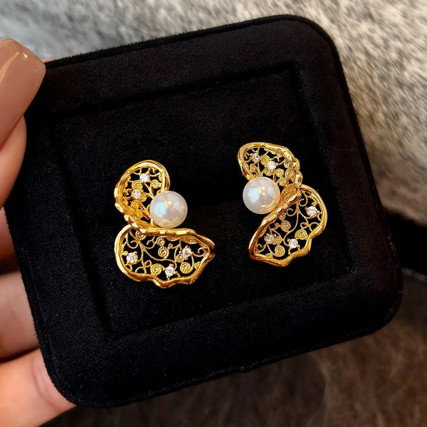 Elegant French Luxury Pearl Earrings Hollow Out Filigree Gold Silver Color Exquisite Female Wedding Party Fine Jewelry