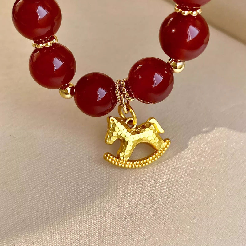 Crushed ice ice gold Trojan horse red agate beaded bracelet light luxury retro high-end sense natal year burgundy jewelry