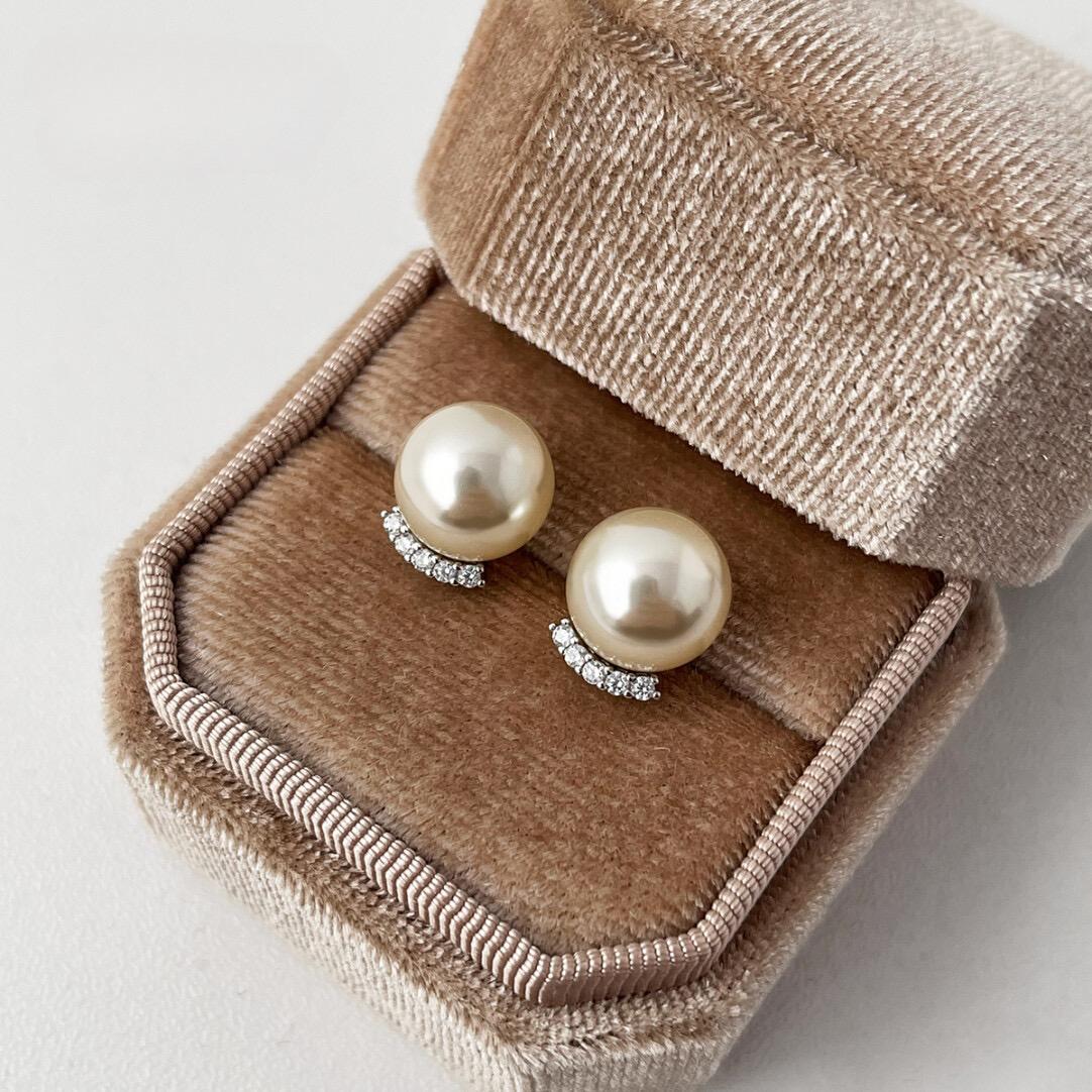 Pearl stud earrings niche high-end earrings 10mm