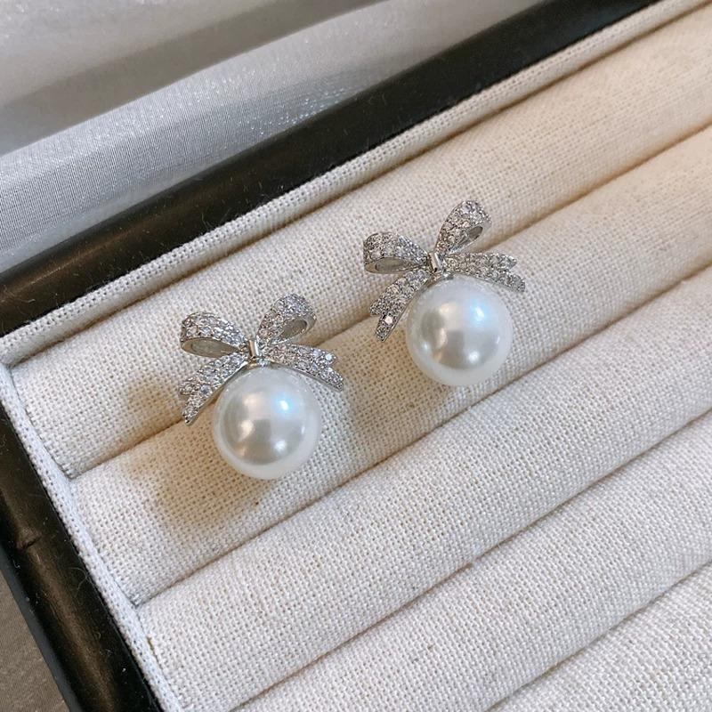 12mm Diamond Bowknot Pearl Stud Earrings Women French Style Luxury Elegant Earrings Cute Butterfly Design High Quality Fashion