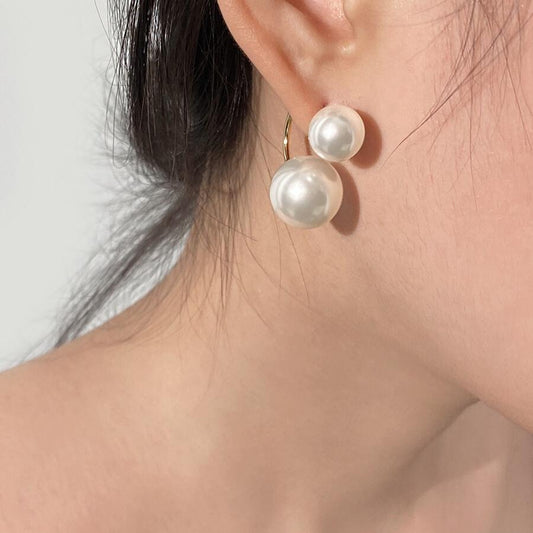 Pearl earrings, a two-wear earring temperament niche design positive round earrings