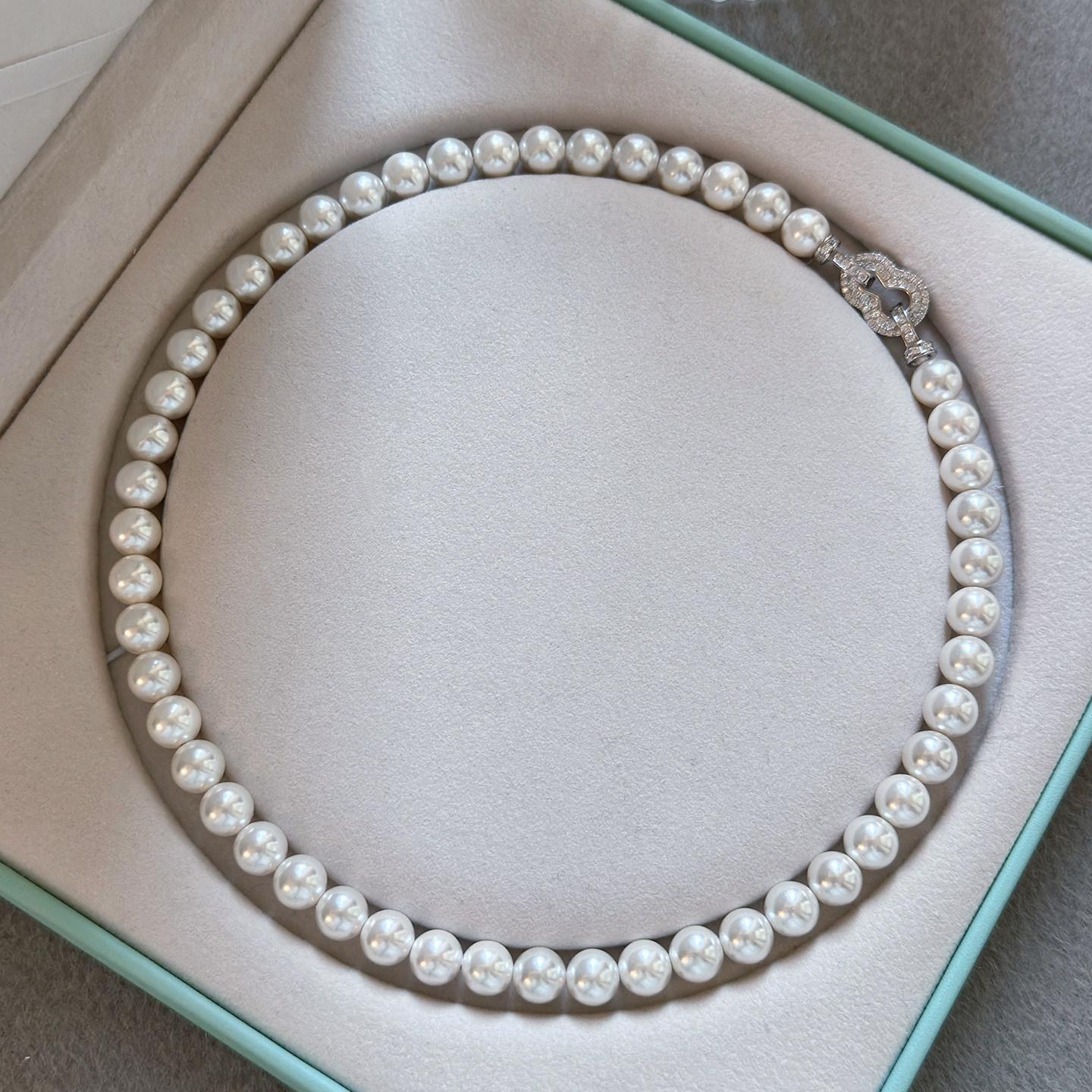 Detachable White Pearl Necklace for Women｜Lucky Gourd Clasp, Elegant High-End Sweater Chain, 8mm & 10mm