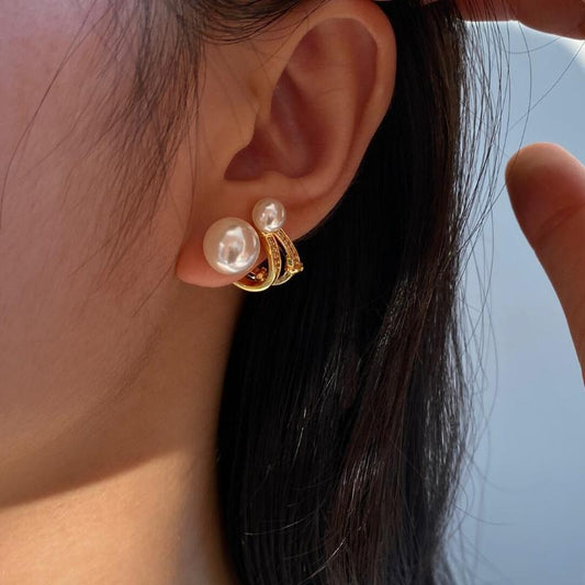 Pearl earrings are a two-wear double-bead star track earrings inlaid with zirconium niche light [milky white 6 + 10mm] two-wear star track earrings.
