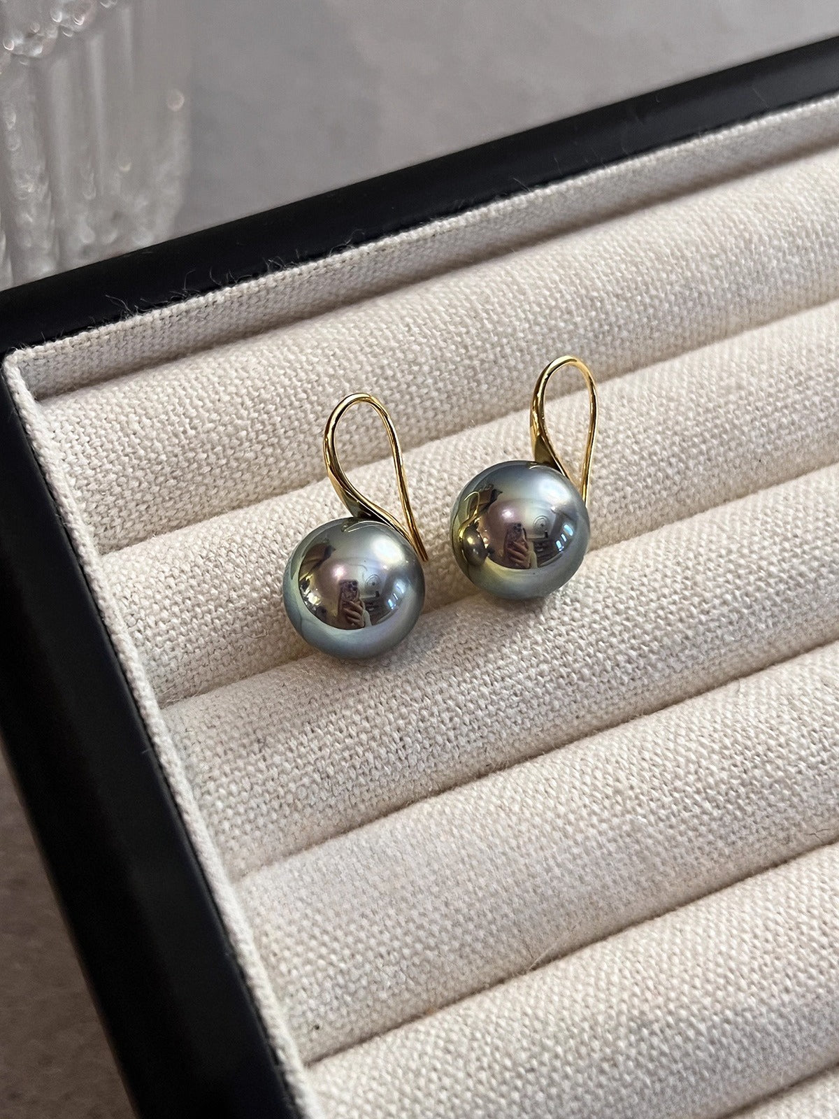 Tahitian Malachite Green Pearl Ear Hook Stud Earrings | 2025 Trendy Hemp Gray Design | High-End Women's Jewelry