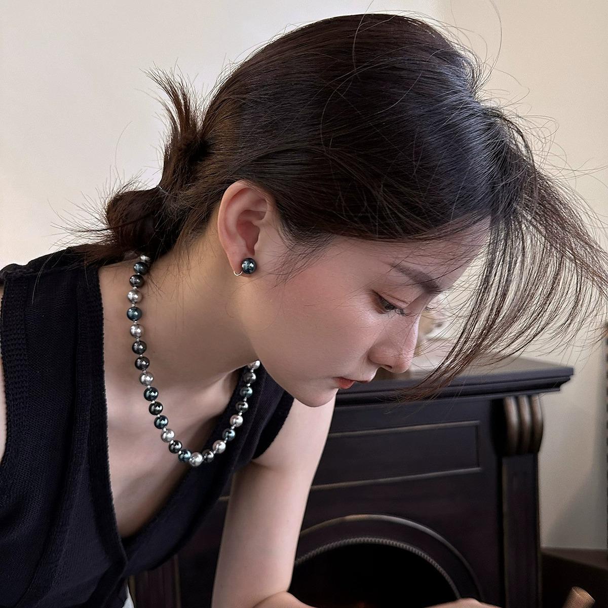 Tahitian black pearl necklace female, light luxury niche mixed color high-end neck chain