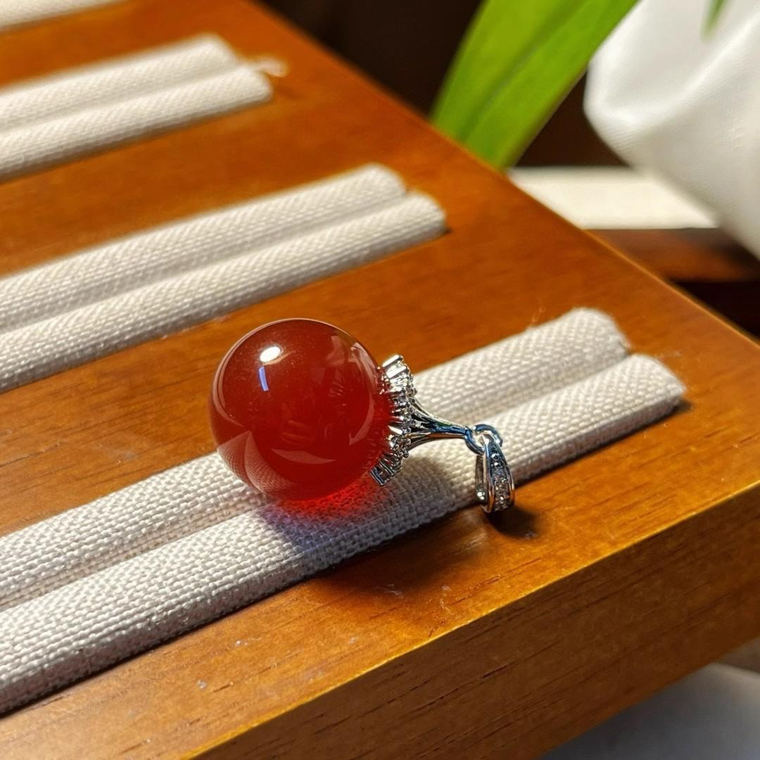 Large Red Chalcedony Pendant Necklace – Natural Carnelian Gemstone, Free Chain, Elegant Collarbone Necklace, Mother’s Day Gift for Her