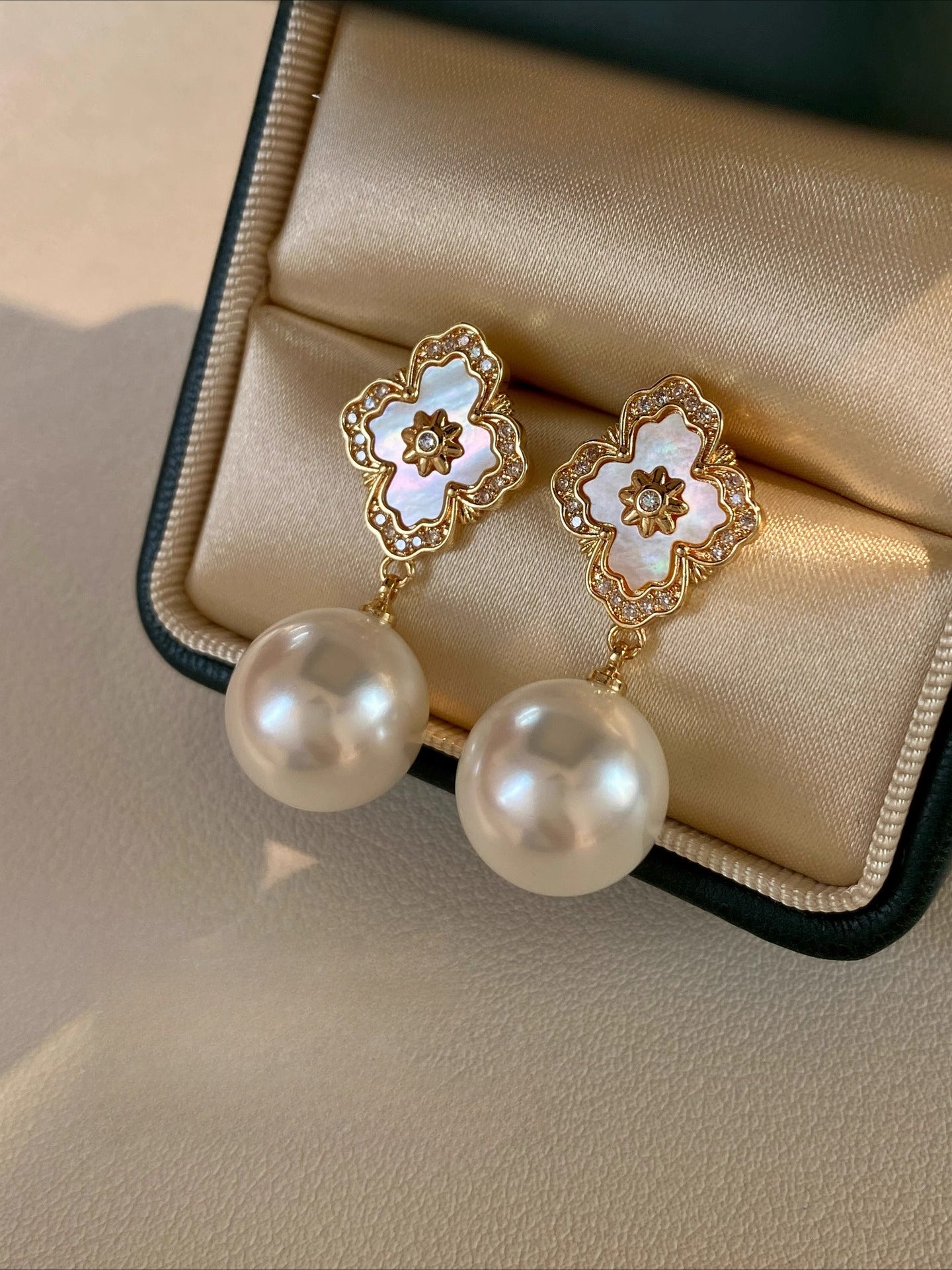 14mm Pearl Drop Earrings – Gold Mother-of-Pearl Clover Dangle Earrings, Luxury Statement Jewelry for Women