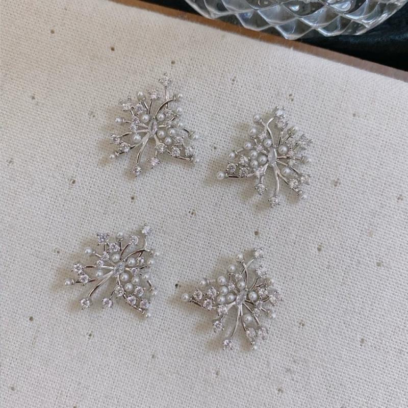 French Vacation Pearl Stud Earrings Women Nebula Fireworks Shell Pearl Elegant Jewelry Gift for Her