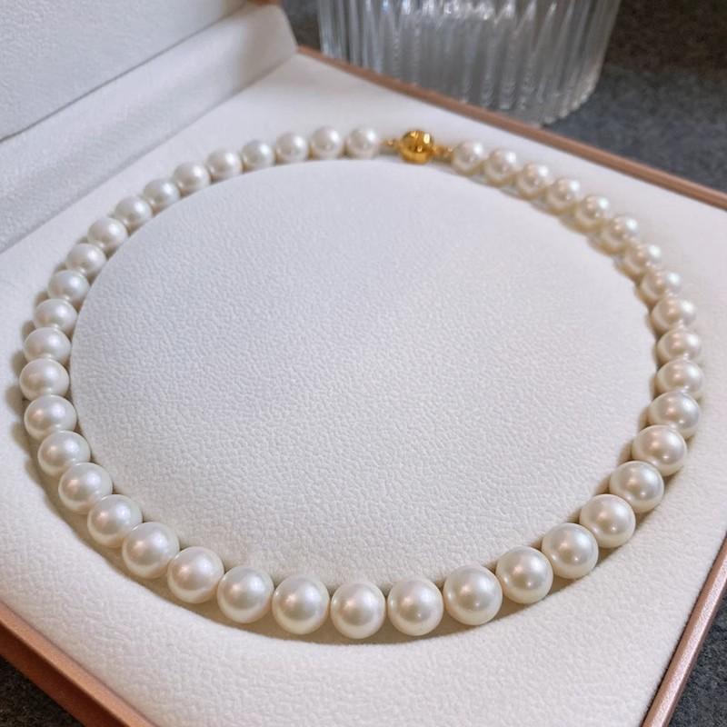 Australian white pearl necklace, celebrity gold ball magnetic buckle collarbone chain, suitable for graduation ceremonies, birthday gifts, Mother's Day gifts