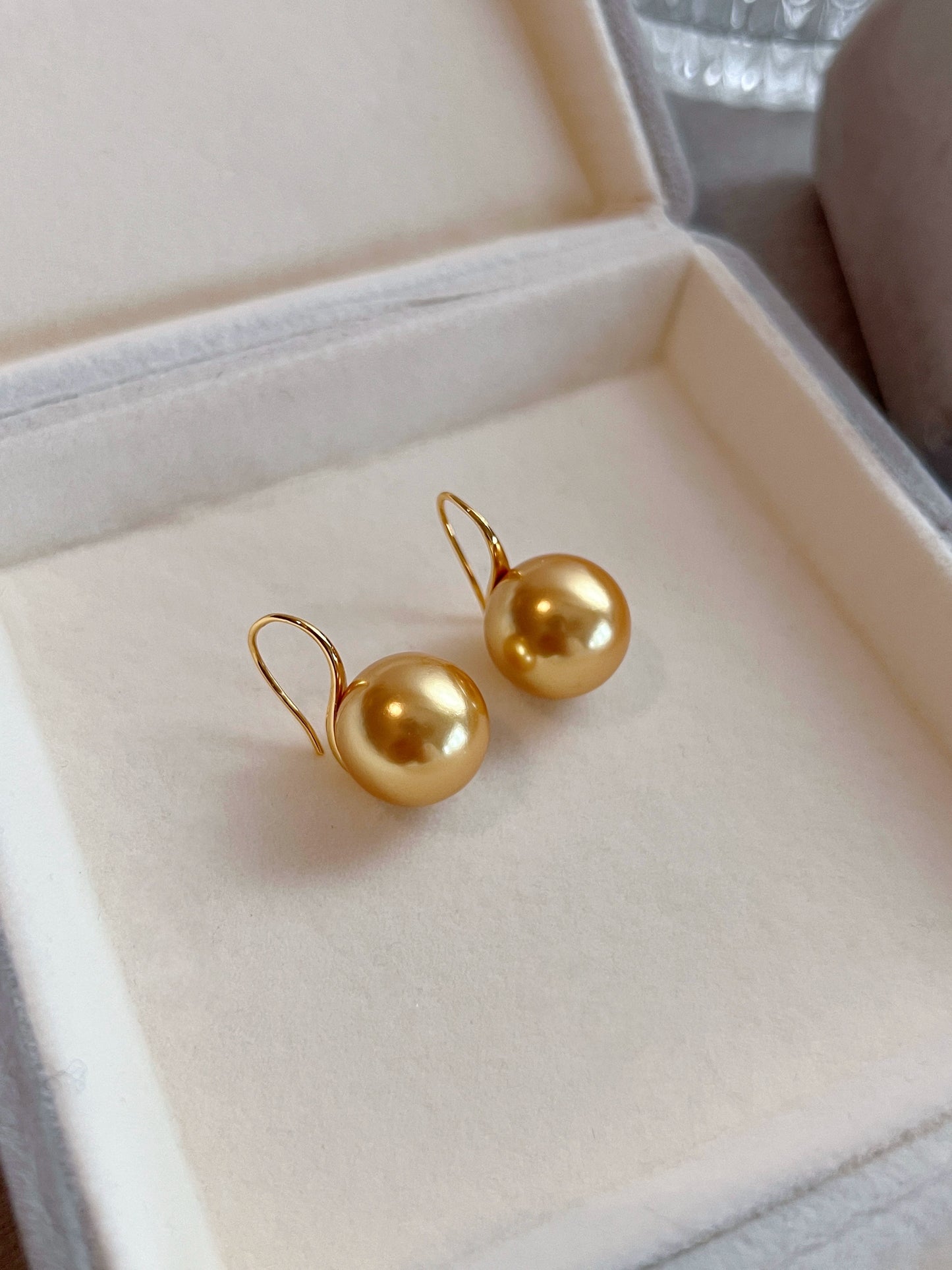 Nanyang Gold Pearl Drop Earrings | 14mm Oversized Gold Classic Design | High Heels Style | Trendy Light Luxury Earrings