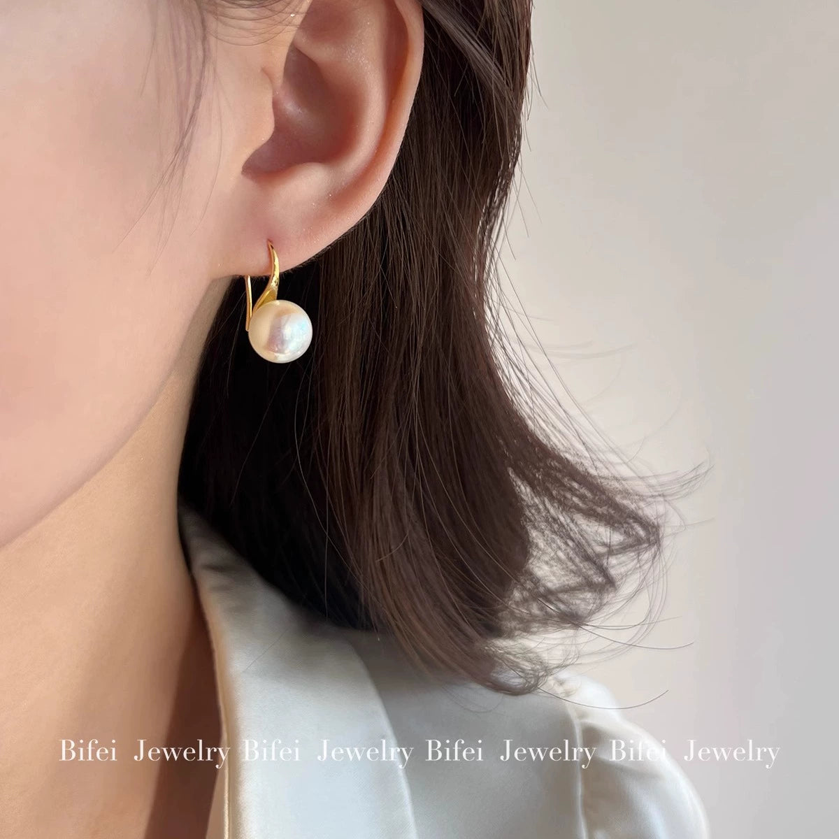 Elegant Nanyang Gold Bead Pearl Ear Hook Earrings - 10mm Studs for Light Luxury Style 2025