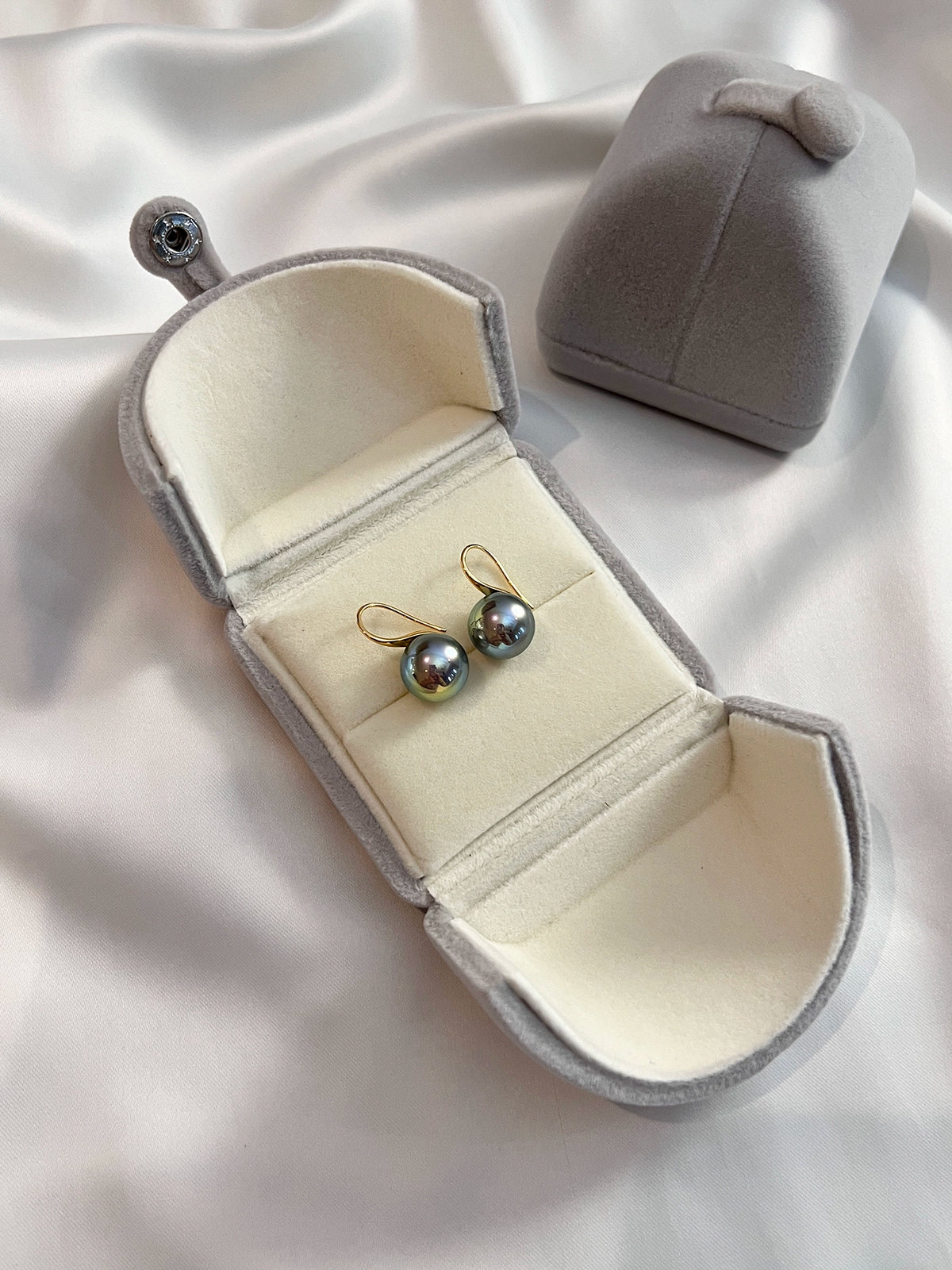 Tahitian Malachite Green Pearl Ear Hook Stud Earrings | 2025 Trendy Hemp Gray Design | High-End Women's Jewelry