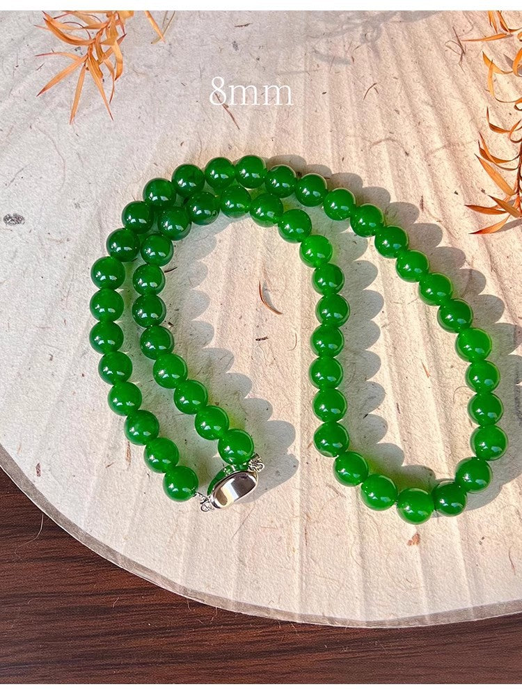 Clean & Elegant Version  High-Quality Natural Chalcedony Bead Necklace – Light Luxury Jade & Agate Chain, Versatile Temperament Design