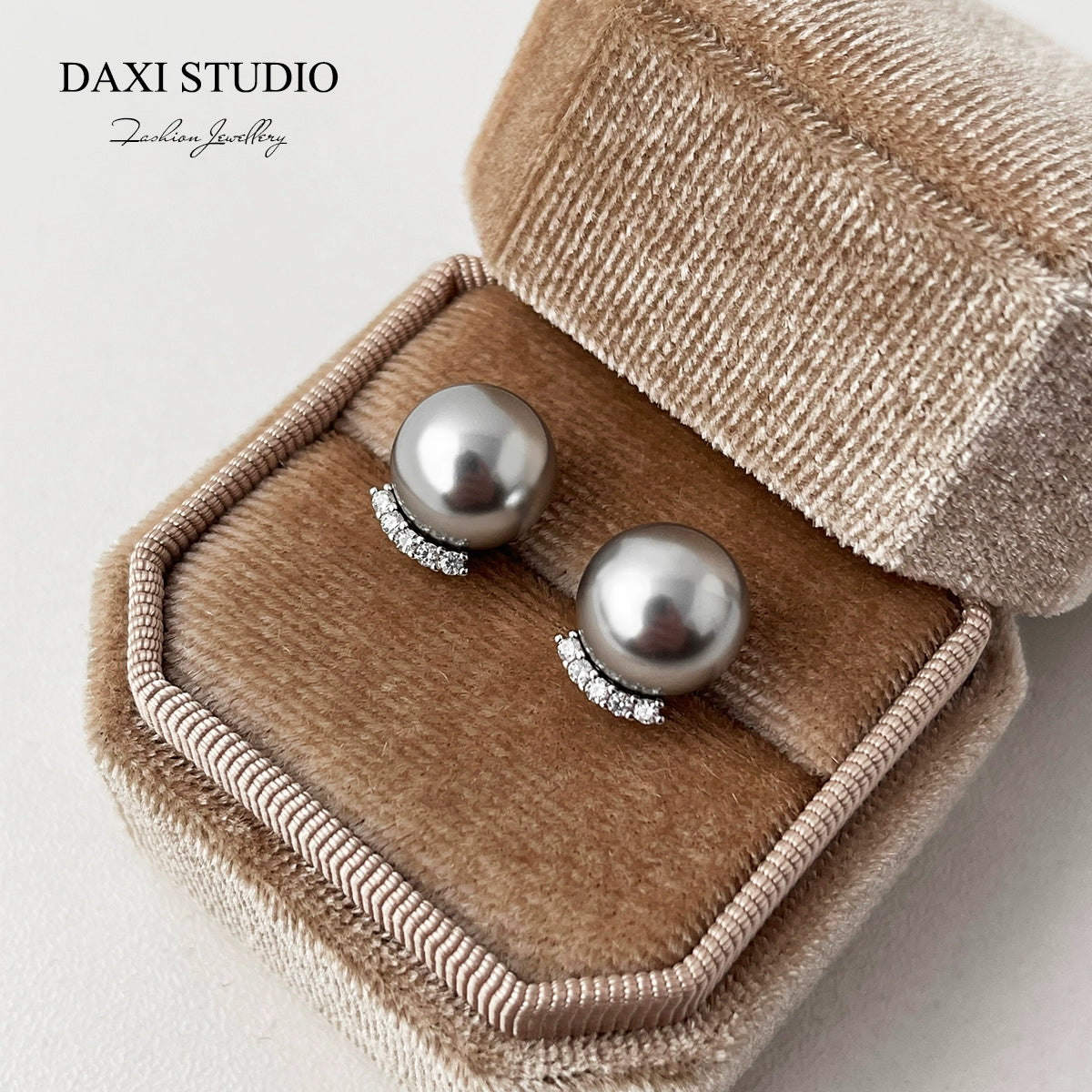 Simple Temperament Eyelash Pearl Stud Earrings | Milk White Pearl | Niche High-End Design | S925 Sterling Silver Earrings for Women