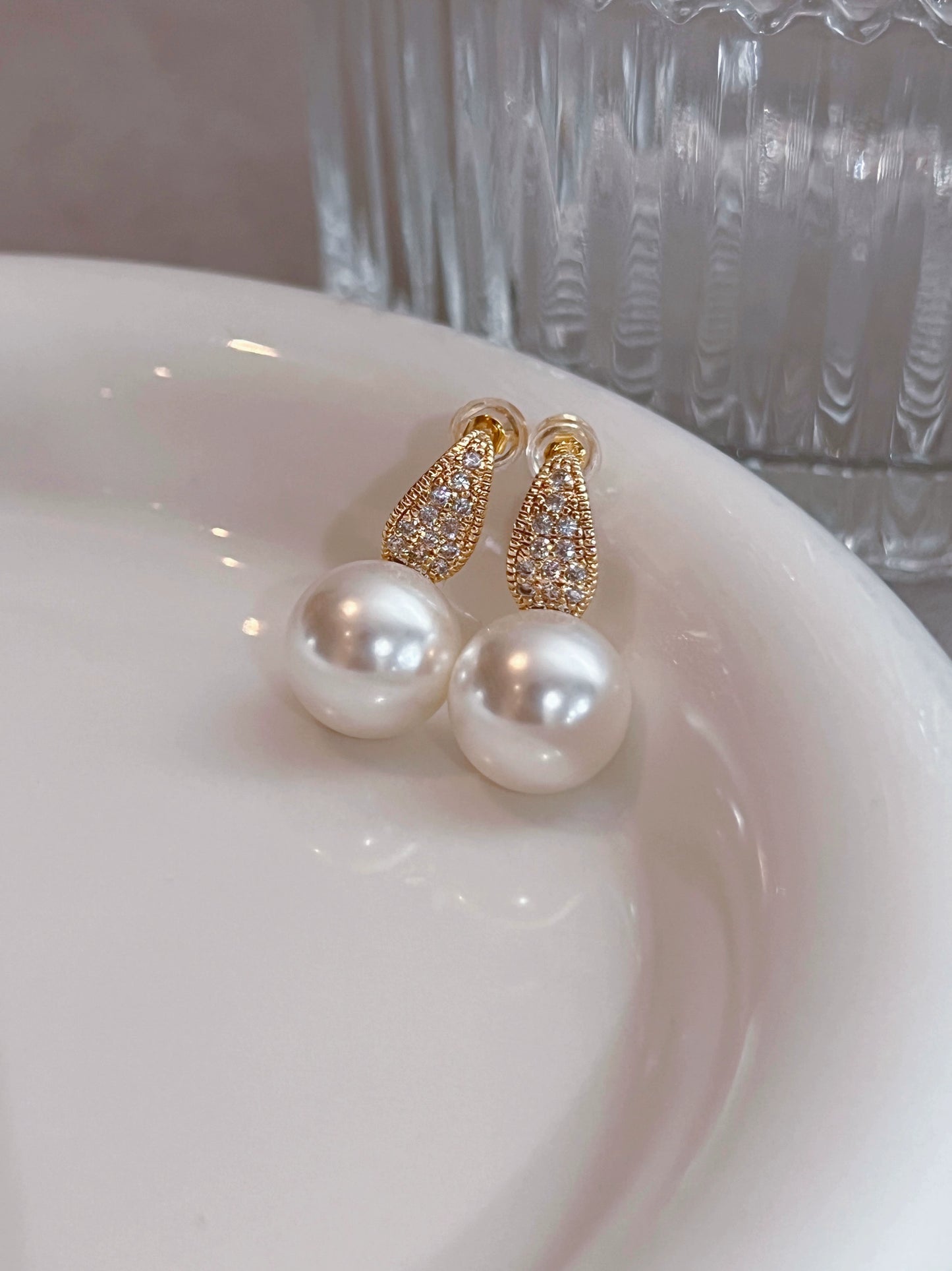 French Super Flash Australian White Pearl Stud Earrings | 12mm Retro Design | Explosive 2025 Trend | Diamond & Gold Light Luxury | Square/Round Face Fit