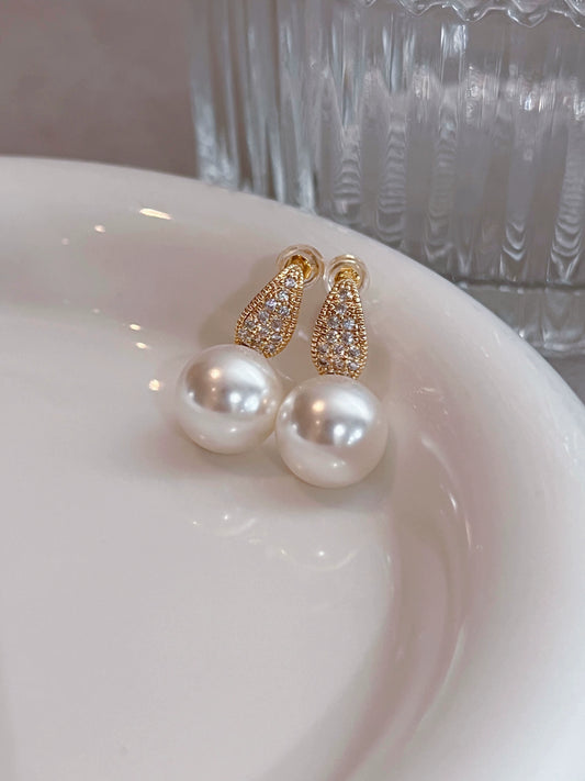 French Super Flash Australian White Pearl Stud Earrings | 12mm Retro Design | Explosive 2025 Trend | Diamond & Gold Light Luxury | Square/Round Face Fit