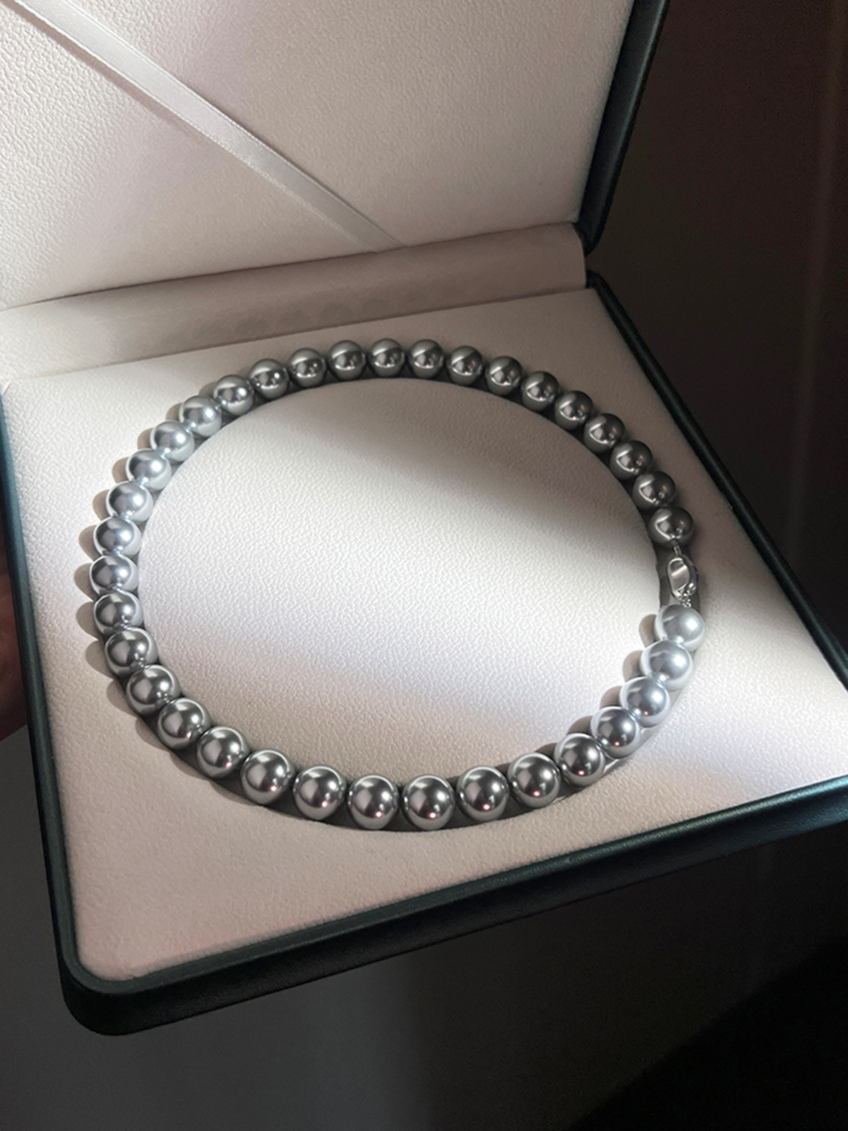 2025 New Women's Platinum Gray Pearl Necklace – 8mm Real Hemp Clavicle Chain Accessory