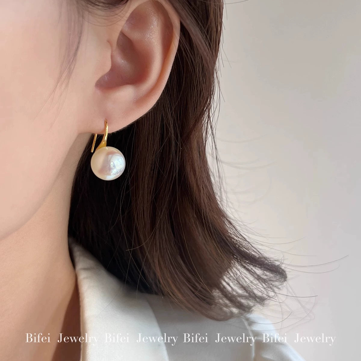 Elegant Nanyang Gold Bead Pearl Ear Hook Earrings - 10mm Studs for Light Luxury Style 2025