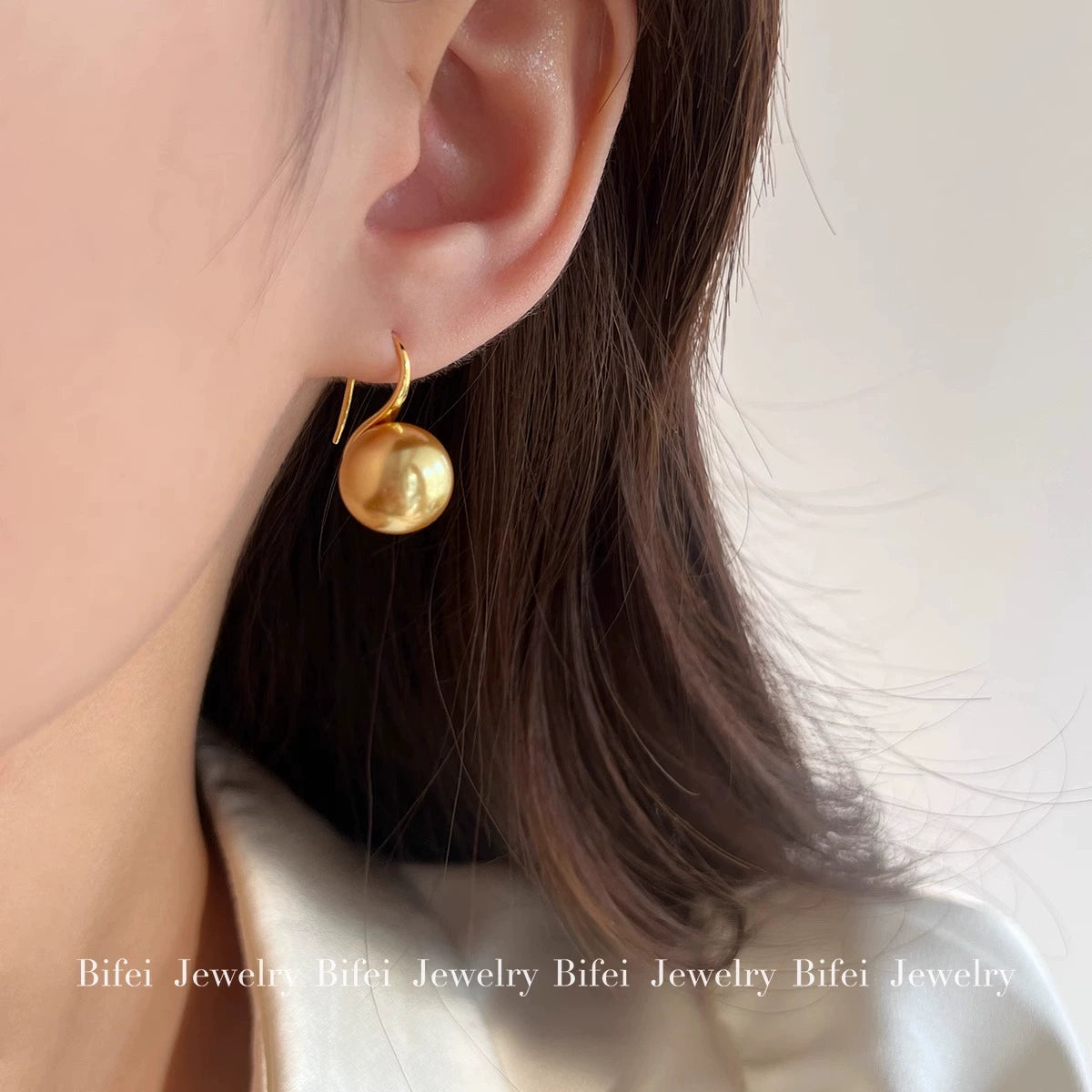 Elegant Nanyang Gold Bead Pearl Ear Hook Earrings - 10mm Studs for Light Luxury Style 2025