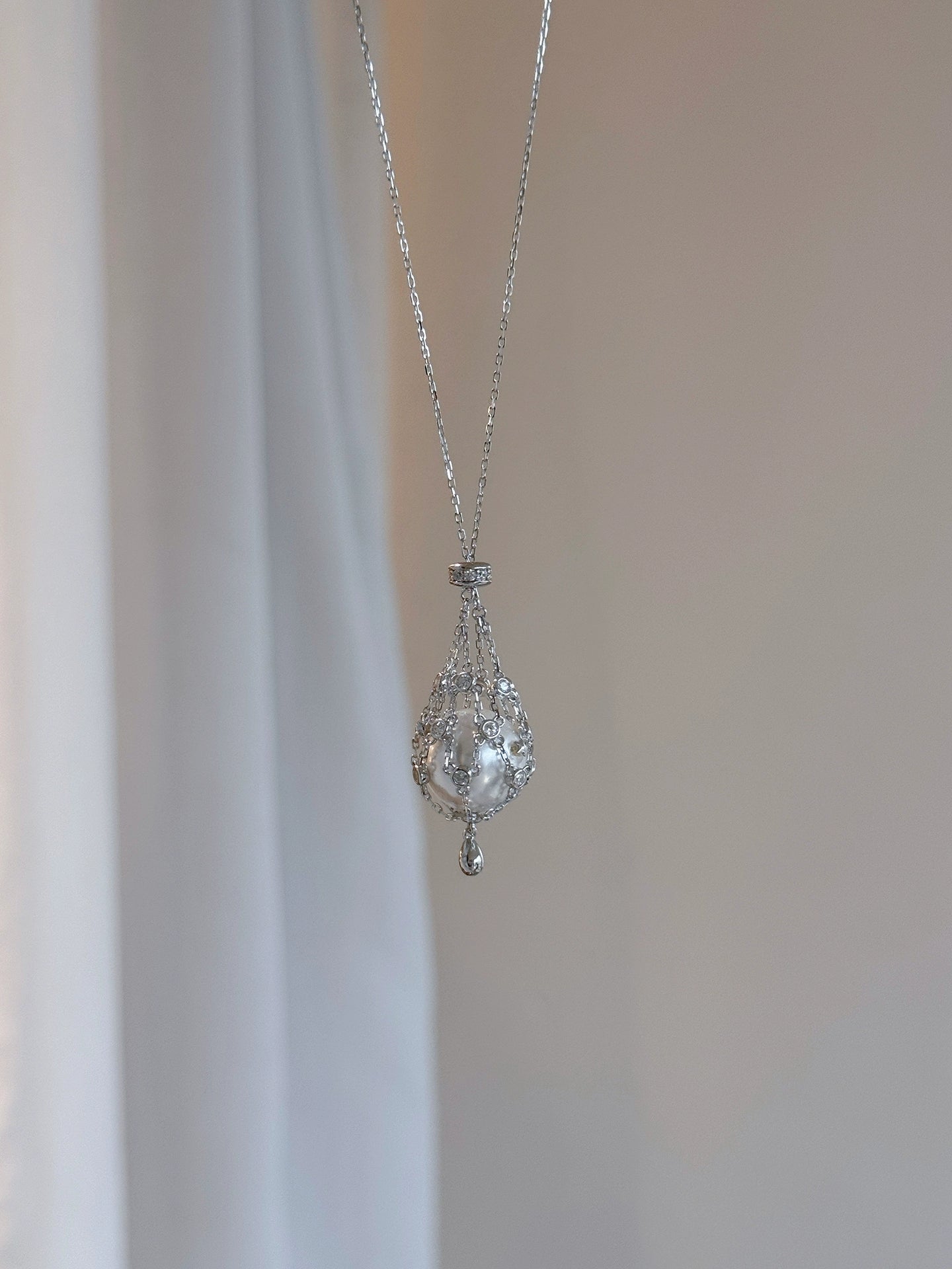 2025 New Autumn/Winter Women's S925 Sterling Silver Sweater Chain – Australian White Pearl Net Necklace, Light Luxury Niche Design