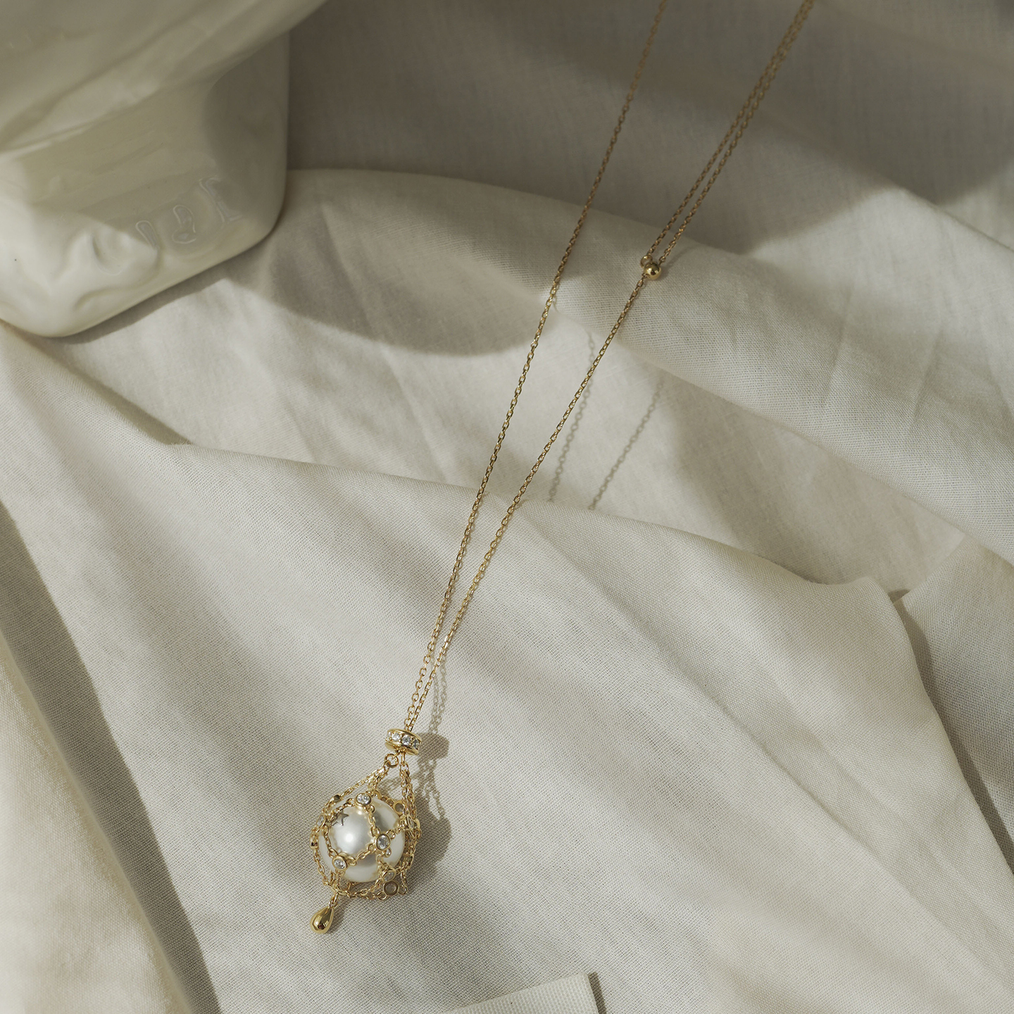 2025 New Autumn/Winter Women's S925 Sterling Silver Sweater Chain – Australian White Pearl Net Necklace, Light Luxury Niche Design