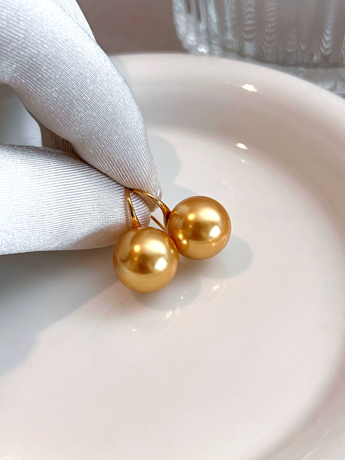 Nanyang Gold Pearl Drop Earrings | 14mm Oversized Gold Classic Design | High Heels Style | Trendy Light Luxury Earrings