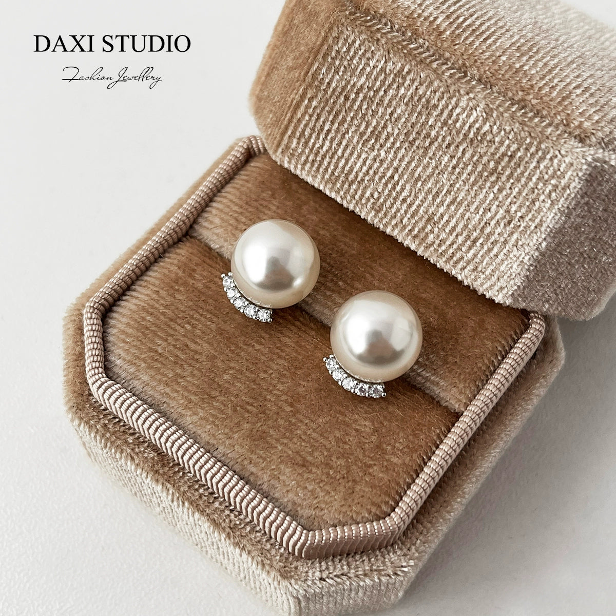 Simple Temperament Eyelash Pearl Stud Earrings | Milk White Pearl | Niche High-End Design | S925 Sterling Silver Earrings for Women