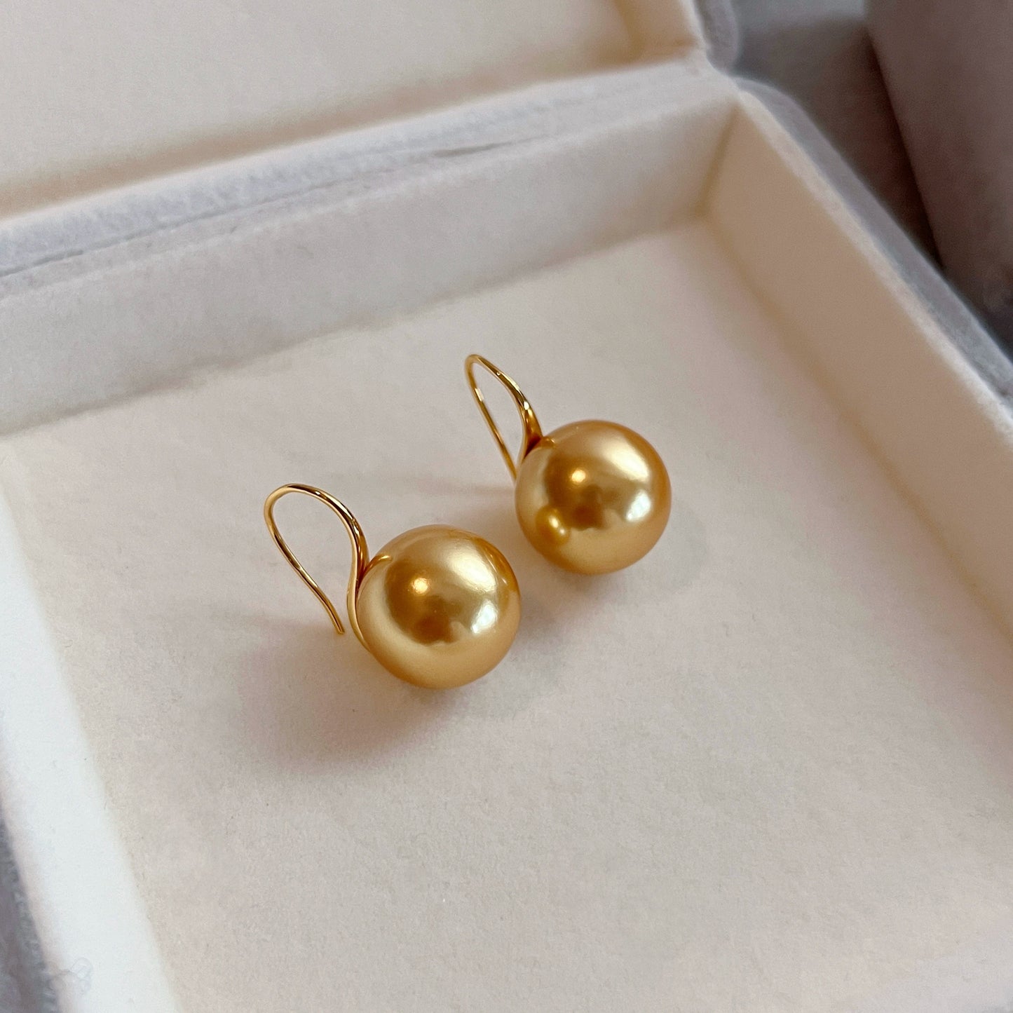 Nanyang Gold Pearl Drop Earrings | 14mm Oversized Gold Classic Design | High Heels Style | Trendy Light Luxury Earrings
