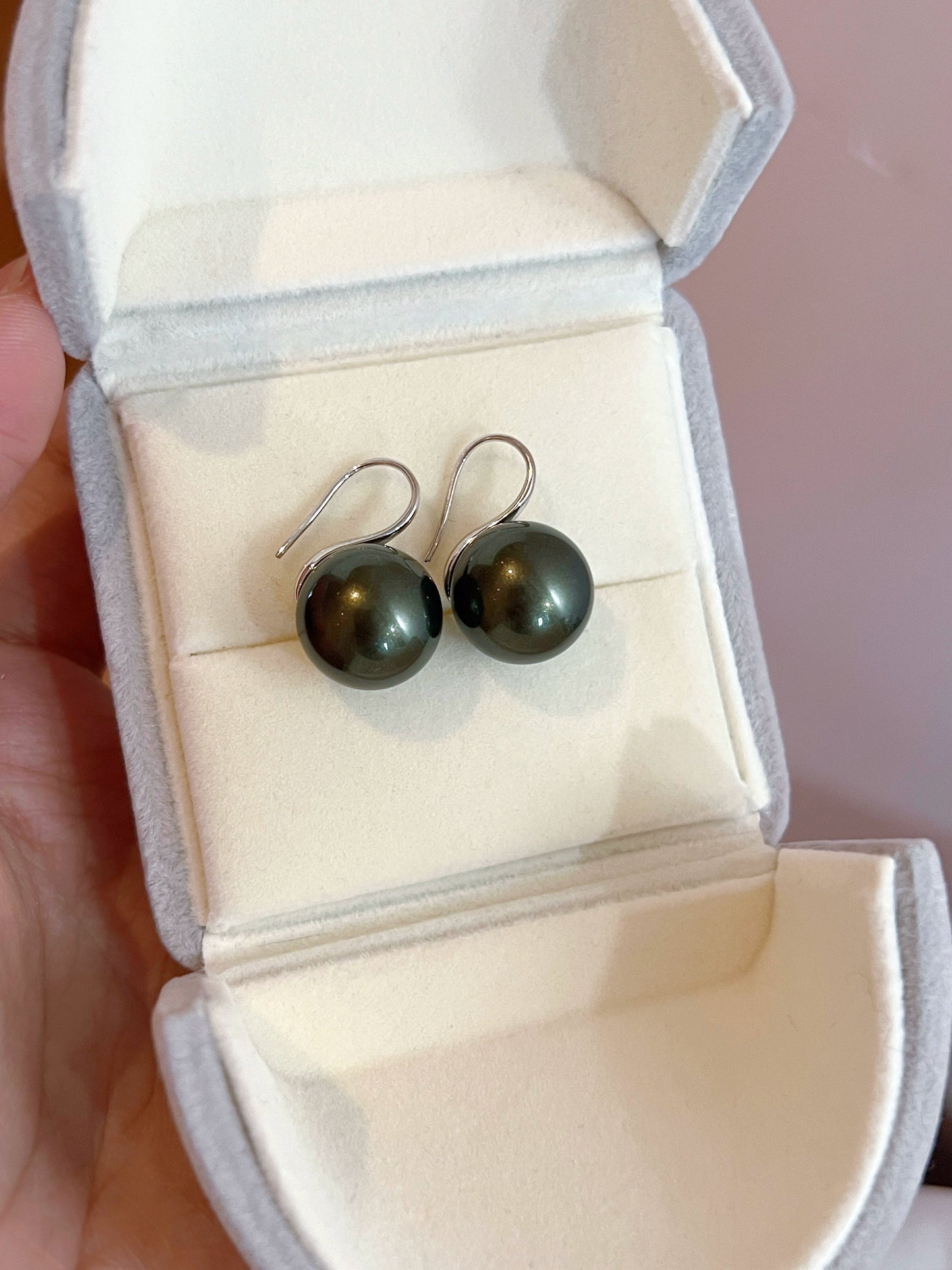 Tahitian Green Peacock Pearl Stud Earrings | 12mm Diamond Retro Design | High Heels Style | Exclusive Super-Flash Ear Hooks for Square Faces