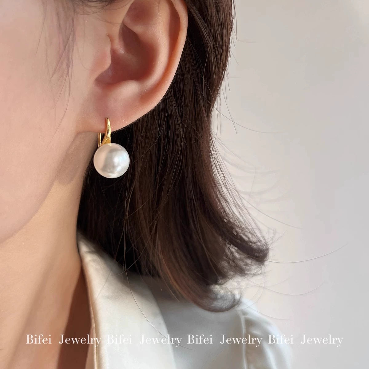 Elegant Nanyang Gold Bead Pearl Ear Hook Earrings - 10mm Studs for Light Luxury Style 2025