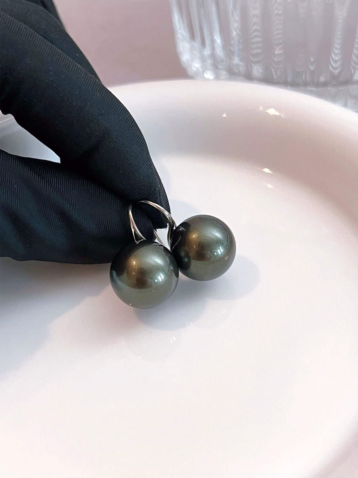 Tahitian Green Peacock Pearl Stud Earrings | 12mm Exquisite Diamond Retro Design | High Heels Style | Super-Flash Ear Hooks for Square/Round Faces