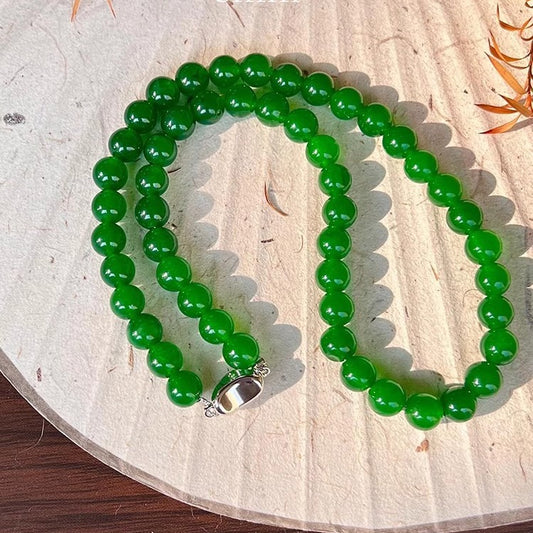 Clean & Elegant Version  High-Quality Natural Chalcedony Bead Necklace – Light Luxury Jade & Agate Chain, Versatile Temperament Design