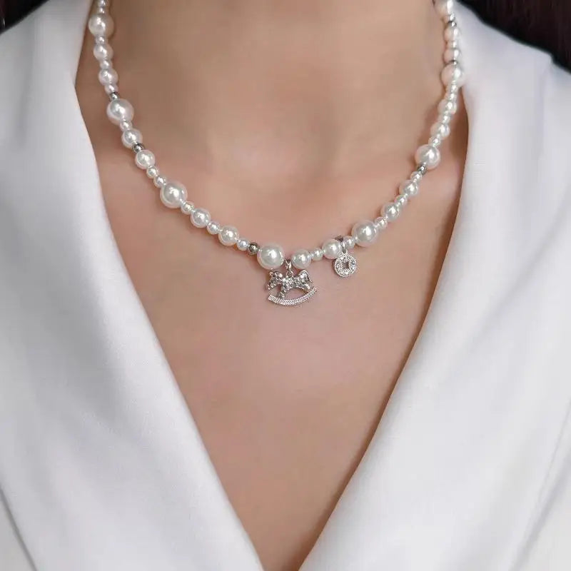 Horse Year Pendant Pearl Necklace for Women, White Clavicle Chain, Stylish Design, 42 cm