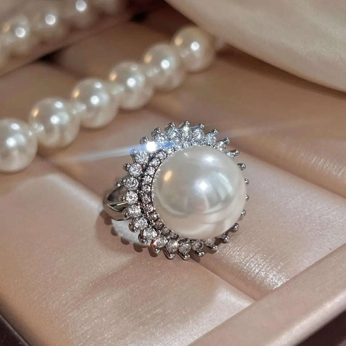 White pearl ring for women, high-end temperament ring, for friends, daily matching, for parties