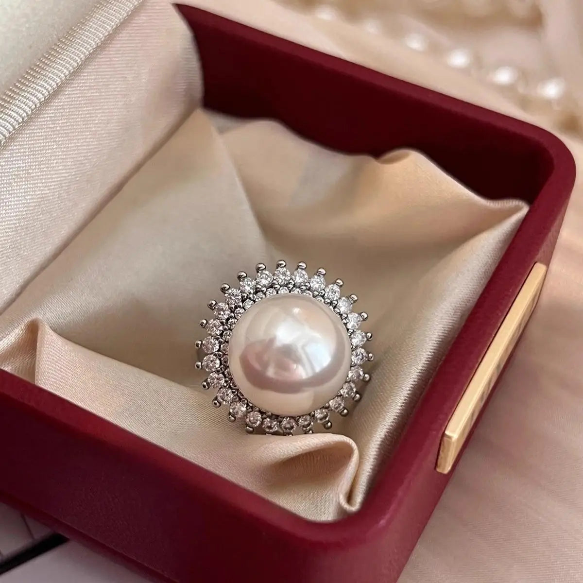 White pearl ring for women, high-end temperament ring, for friends, daily matching, for parties