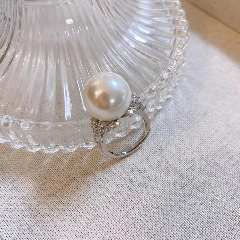 Queen Horse Eye Diamond  White shell Pearl Ring Feminine Temperament Fashion French Celebrity Premium Ring