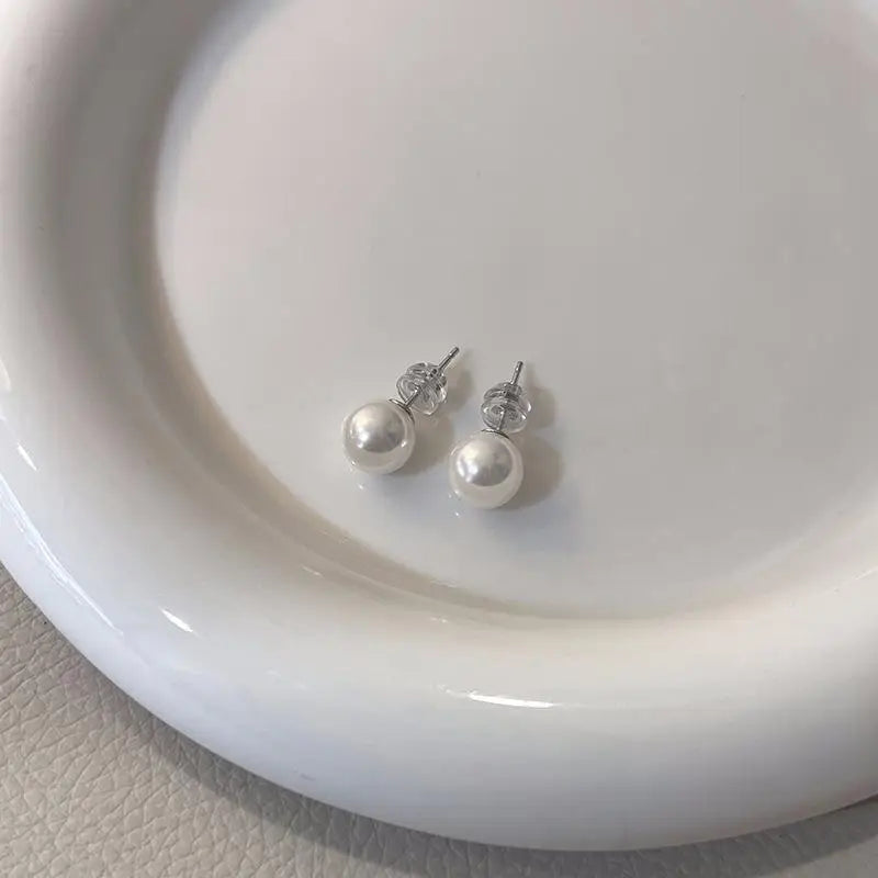 mother shell white pearl stud earrings, female, French style, suitable for graduation ceremonies for women pearl earrings