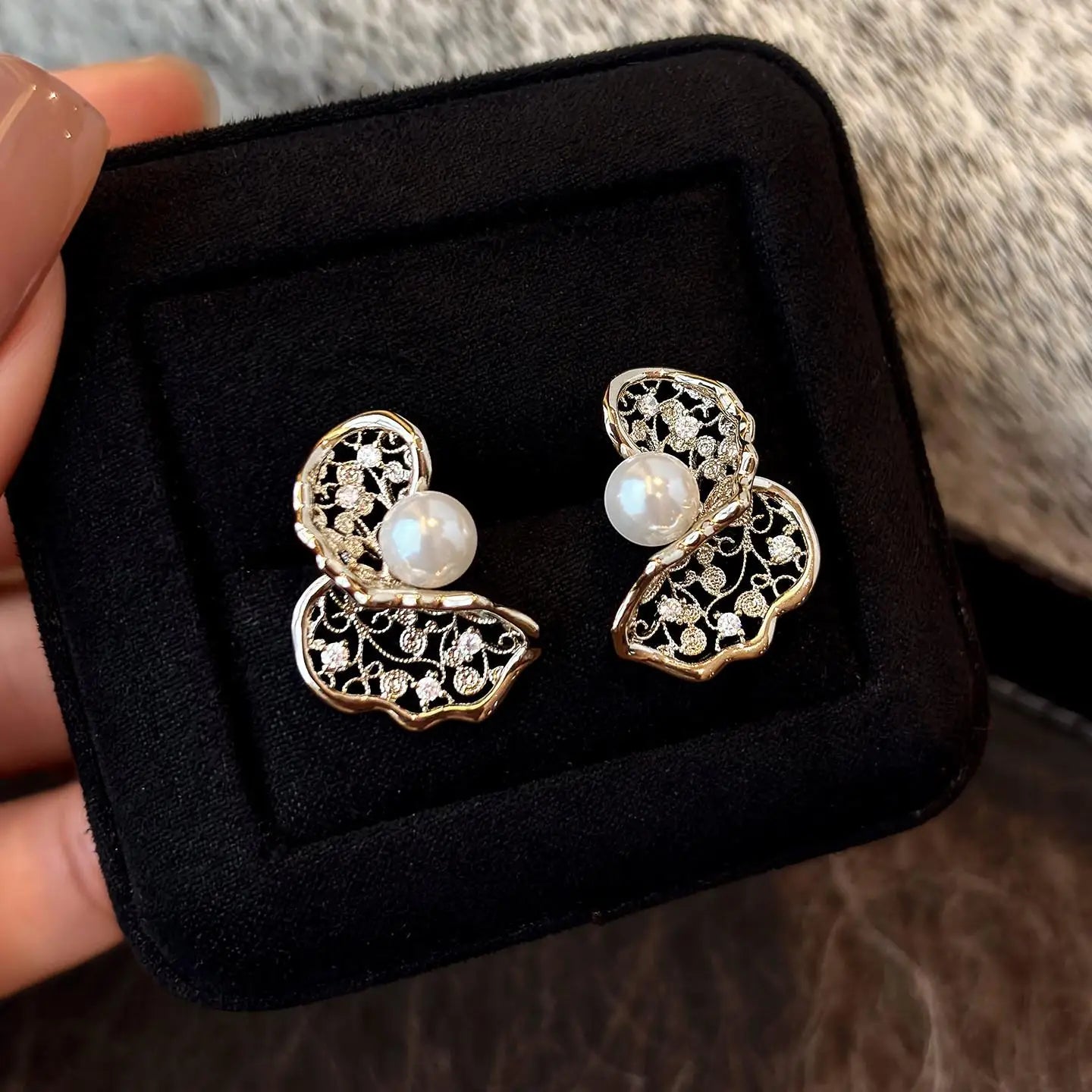 Elegant French Luxury Pearl Earrings Hollow Out Filigree Gold Silver Color Exquisite Female Wedding Party Fine Jewelry