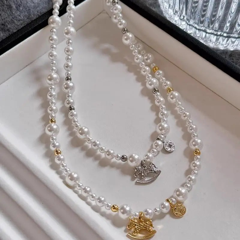 Horse Year Pendant Pearl Necklace for Women, White Clavicle Chain, Stylish Design, 42 cm