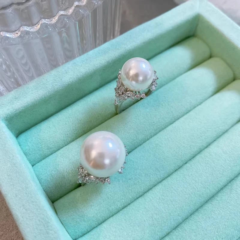 Queen Horse Eye Diamond  White shell Pearl Ring Feminine Temperament Fashion French Celebrity Premium Ring
