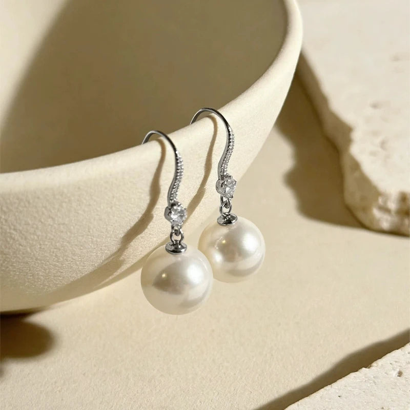 White shell bead small diamond ear hook, new minimalist earring, light luxury, niche high-end feeling