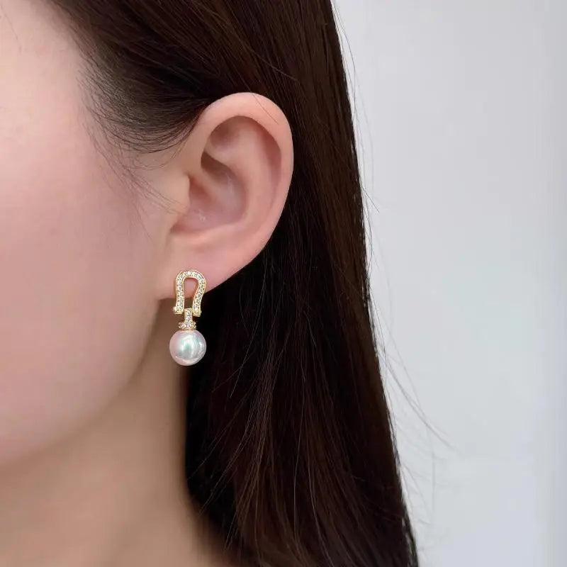Horseshoe Buckle Pearl Earrings for Women, Gold Tone Shell Pearl Stud Earrings, Fashion Jewelry Gift