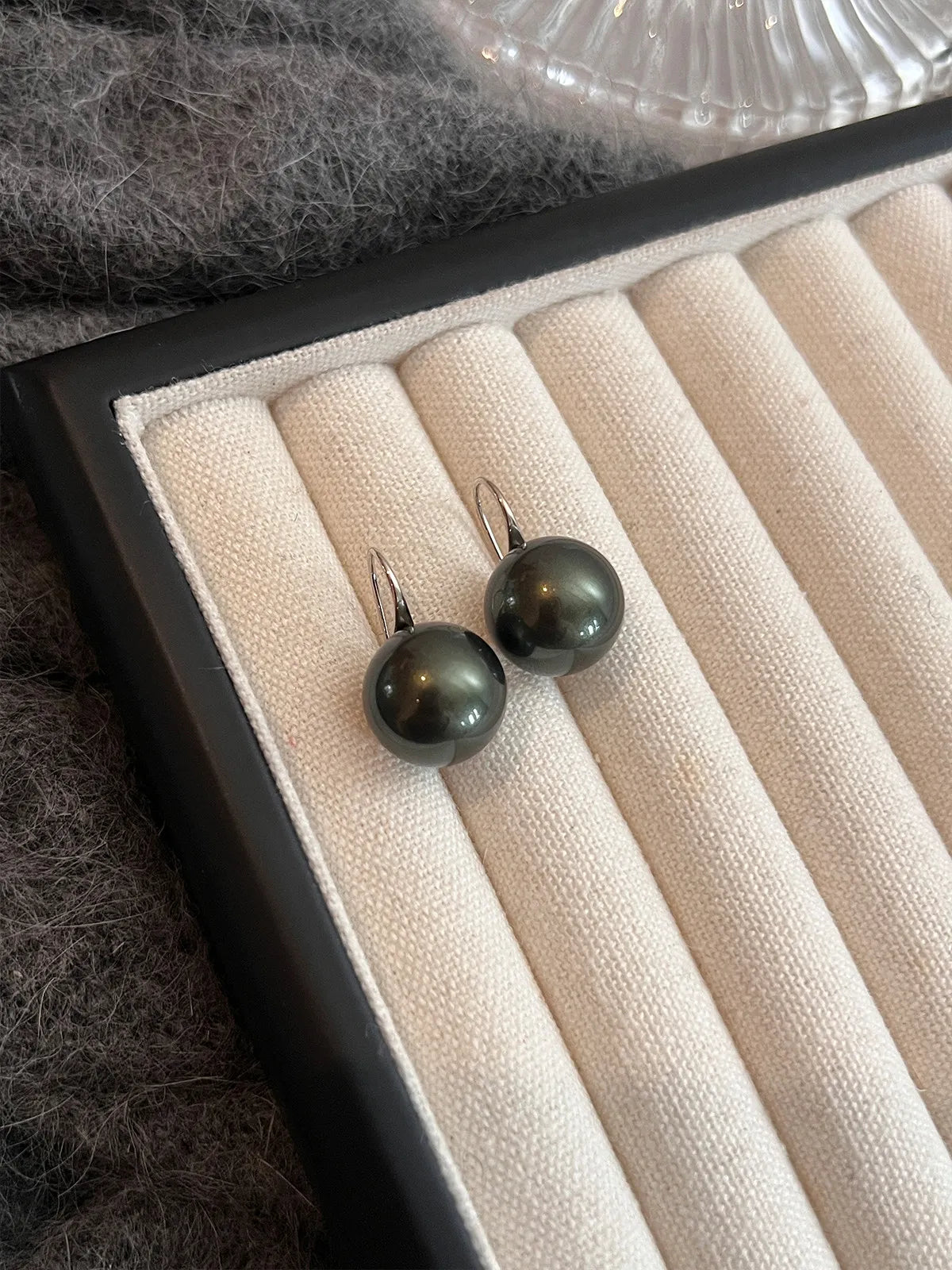 14mm dark green peacock pearl stud earrings exquisite diamond 12mm retro earrings high heels square round face super ear hook