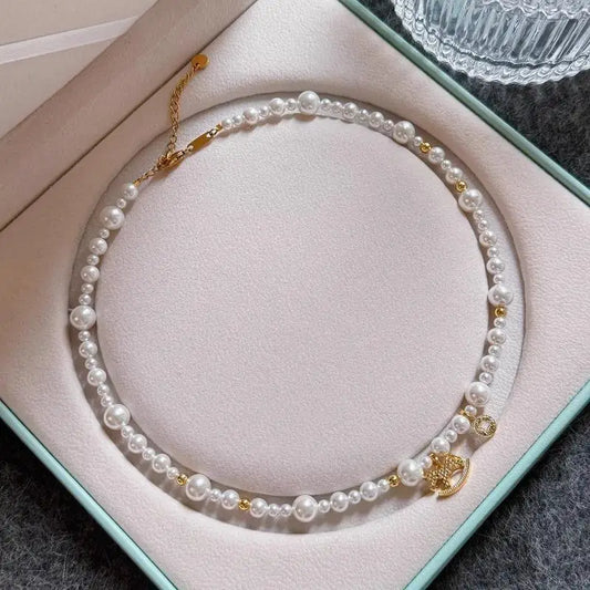Horse Year Pendant Pearl Necklace for Women, White Clavicle Chain, Stylish Design, 42 cm