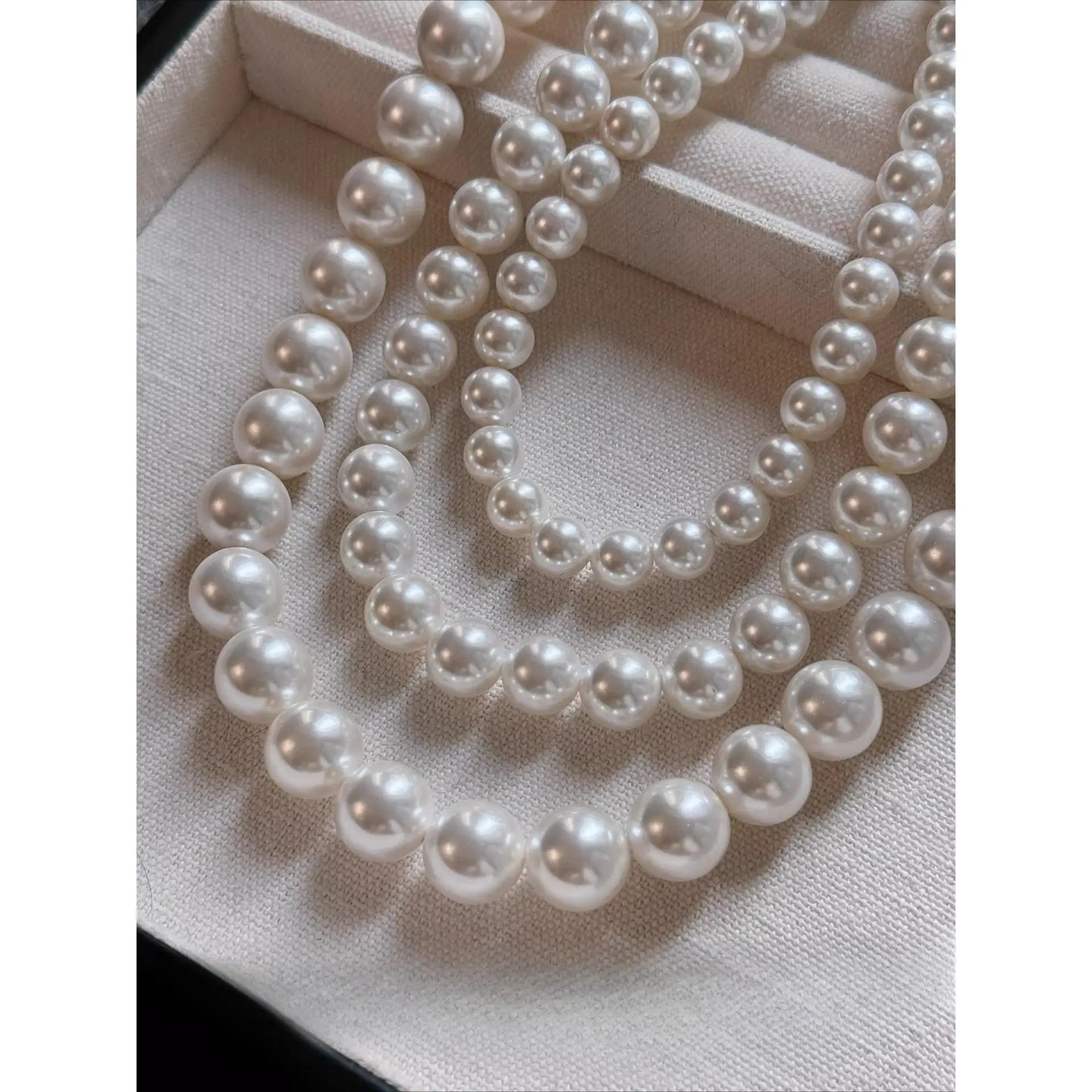 8 mm horseshoe buckle pearl necklace for women, 2026 new popular model, white shell pearl, niche high-end feel, original design,