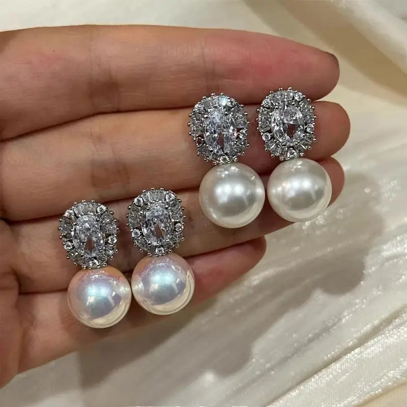 Classic Princess Diana Style 12mm Pearl Stud Earrings for Women Sparkling Zircon Crystal Surround Luxury Earrings Wedding  Gift